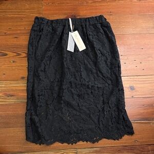 Chic Black Lace Pencil Skirt